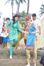 Twinkle Khanna at Akshay Kumar_s Ganpati visarjan on 12th Sept 2010 (6).JPG